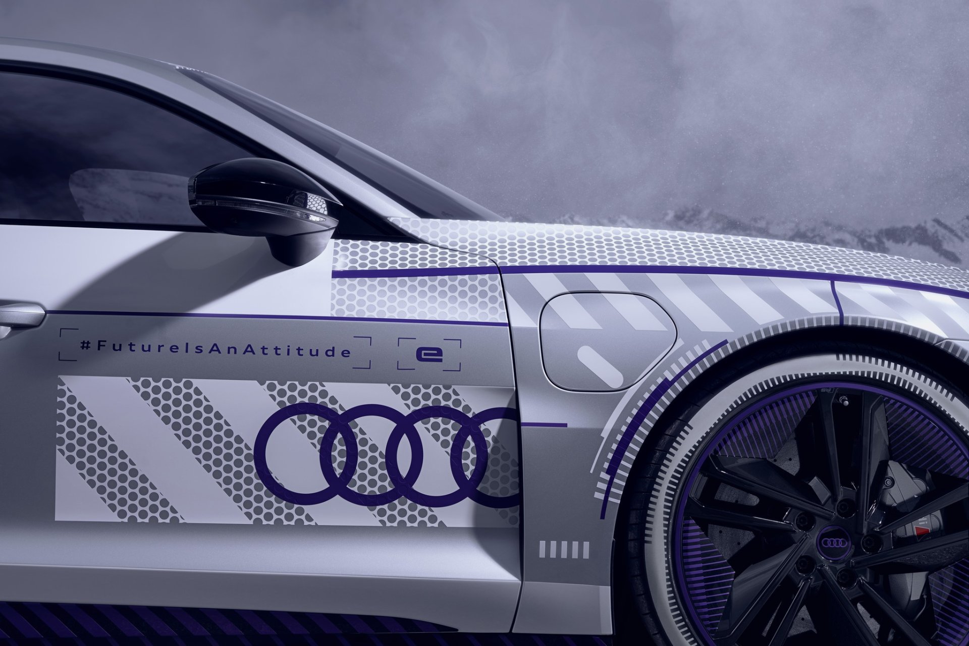 Audi GT ice race í sýningarsal Audi