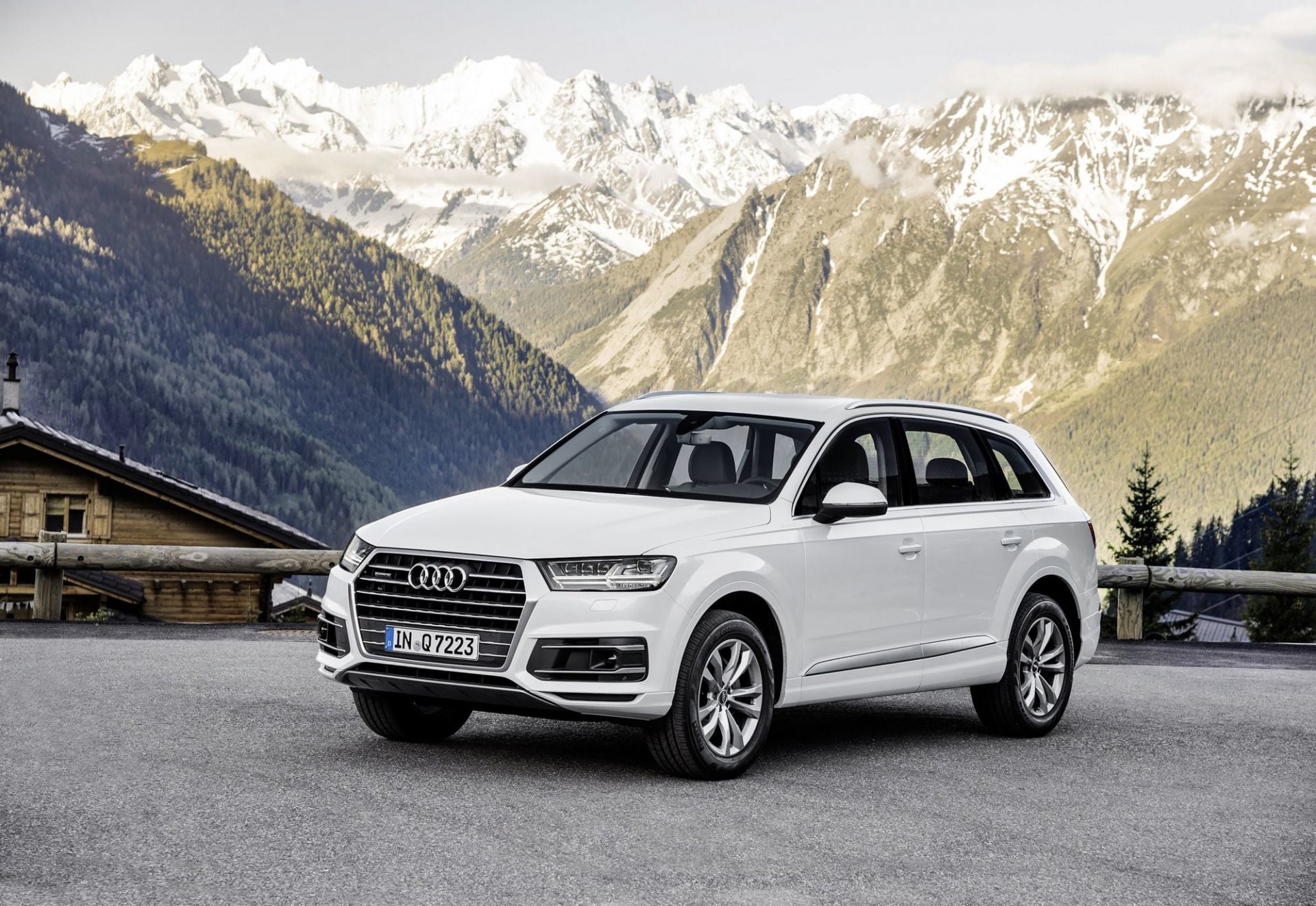 Audi Q7 boðar komu sína